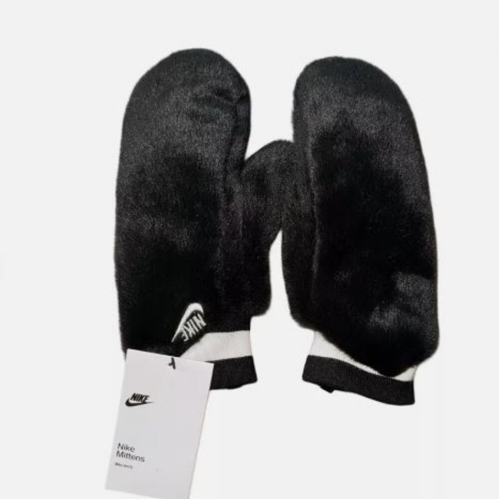 Nike Women’s Warm Faux Fur Mittens Black White Winter Soft Gloves Size XS/S NWT